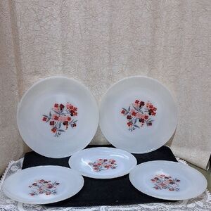 5 Pc. Fire King Primrose Milk Glass Dinner & Salad Plates By Anchor Hocking